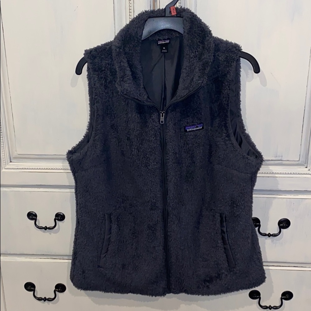 Patagonia XL dark grey Zipper cost w/ pockets